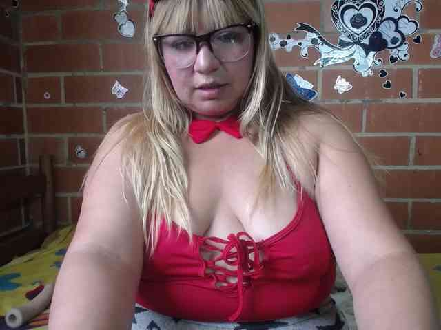 jones-scarlet webcam