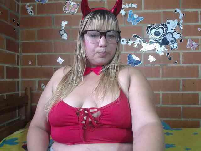 jones-scarlet webcam