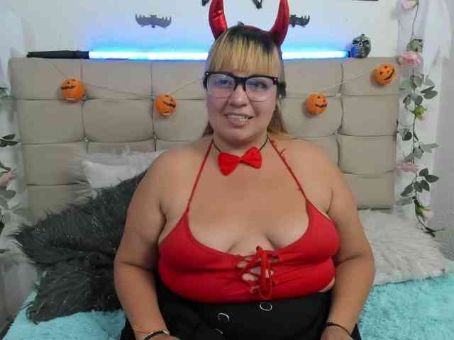 jones-scarlet webcam