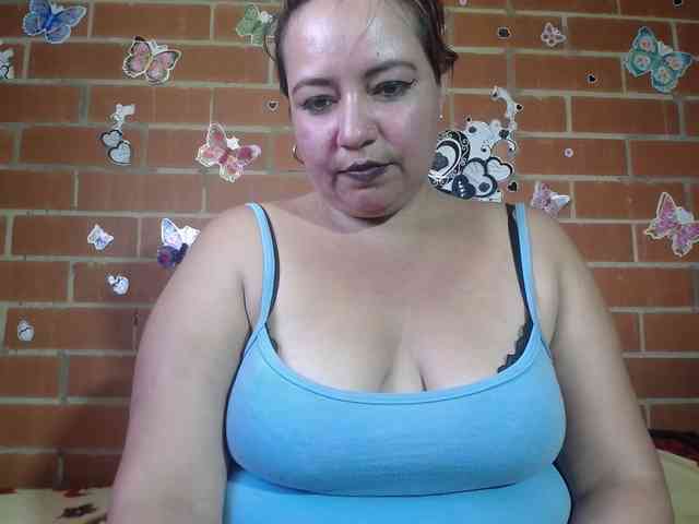 jones-scarlet webcam