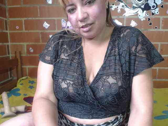 jones-scarlet Live Webcam on BongaCams