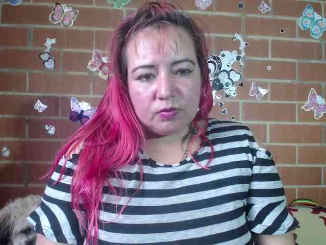 jones-scarlet webcam