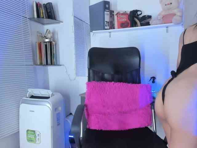 nude live chat room YUKIODAVIS