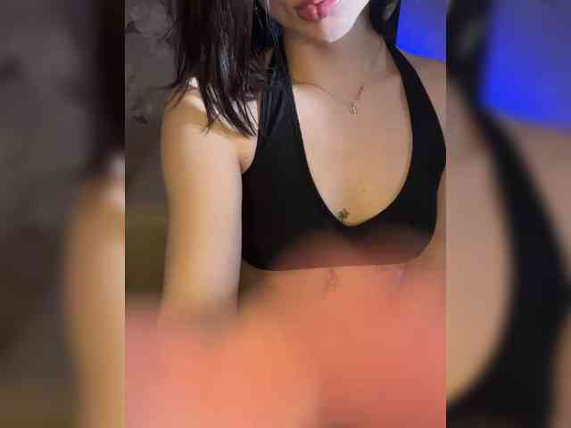 blacky_black webcam