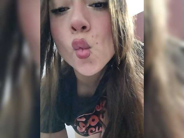 TiffanyB8's BongaCams show and profile