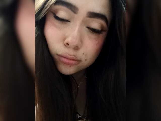 TiffanyB8's BongaCams show and profile