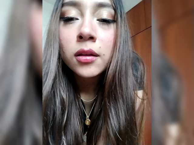 TiffanyB8's BongaCams show and profile