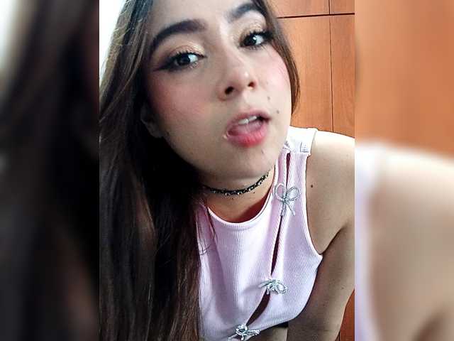 TiffanyB8's BongaCams show and profile