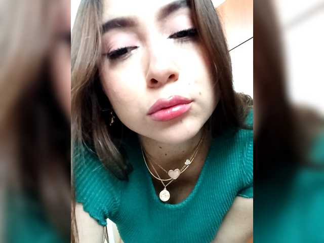 TiffanyB8's BongaCams show and profile