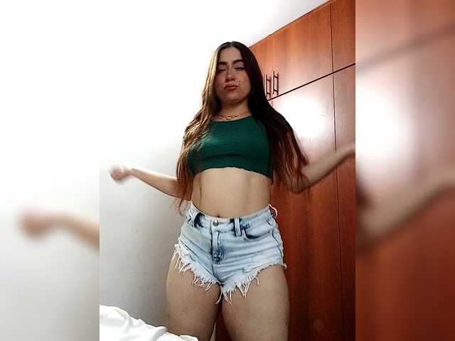 TiffanyB8's BongaCams show and profile