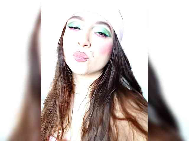 TiffanyB8 webcam