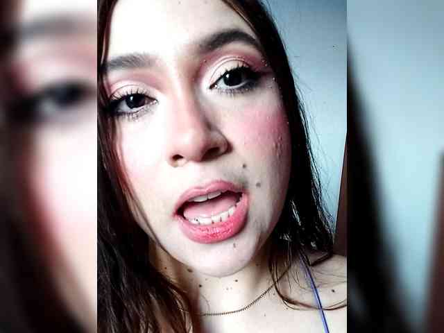 TiffanyB8 webcam