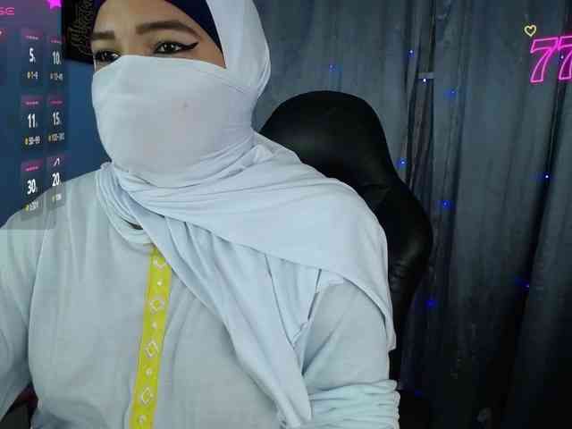 FalakYasin webcam