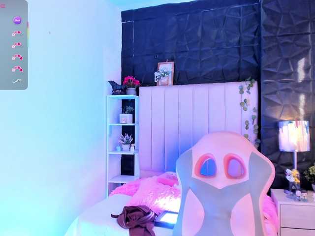 hellenbunnyx's BongaCams show and profile