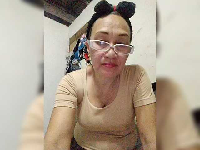 cherrywhite03's BongaCams show and profile