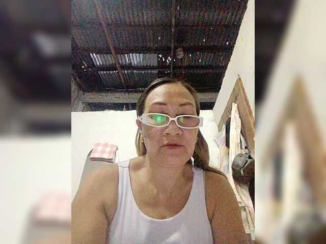 cherrywhite03's BongaCams show and profile