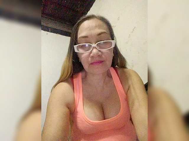 cherrywhite03's BongaCams show and profile