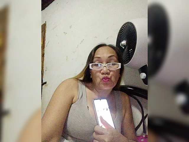 cherrywhite03's BongaCams show and profile