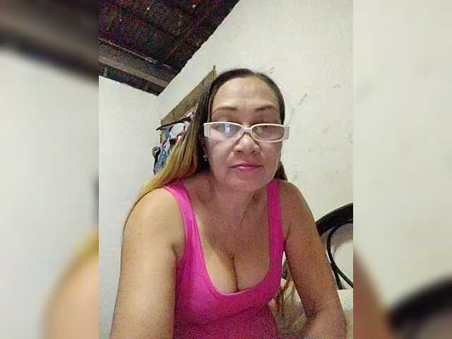 cherrywhite03's BongaCams show and profile