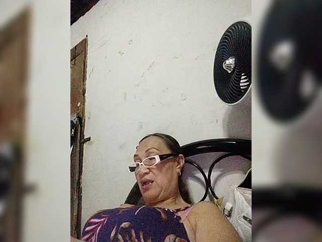 cherrywhite03 webcam bongacams model stream image