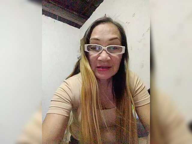 cherrywhite03's BongaCams show and profile