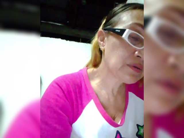 cherrywhite03's BongaCams show and profile