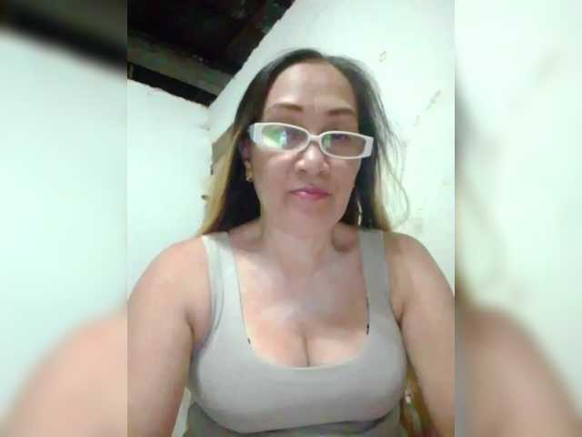 cherrywhite03's BongaCams show and profile