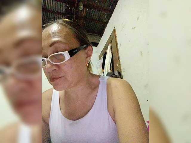 cherrywhite03's BongaCams show and profile