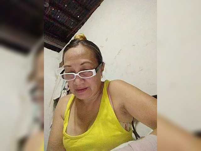 cherrywhite03 webcam bongacams model stream image