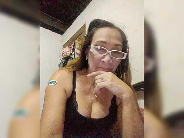 cherrywhite03's BongaCams show and profile