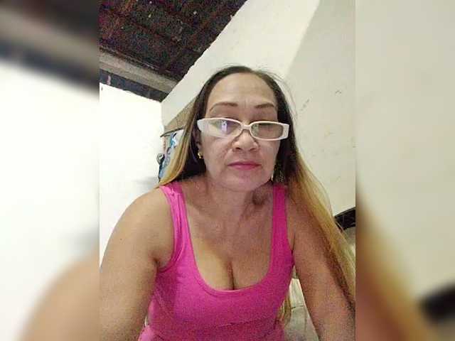 cherrywhite03's BongaCams show and profile