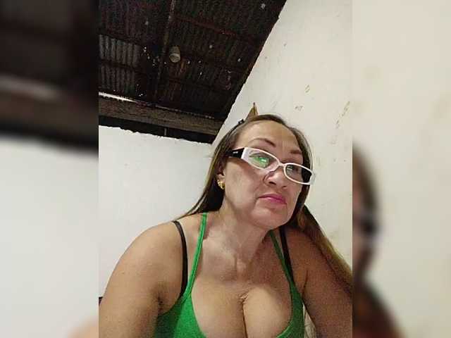 cherrywhite03's BongaCams show and profile