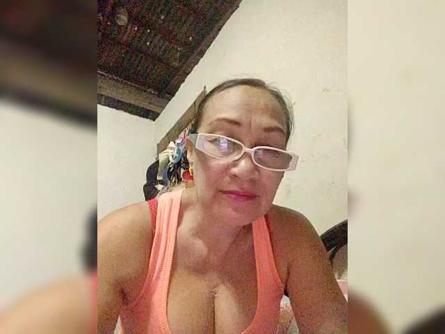 cherrywhite03's BongaCams show and profile