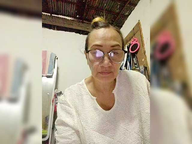 cherrywhite03's BongaCams show and profile