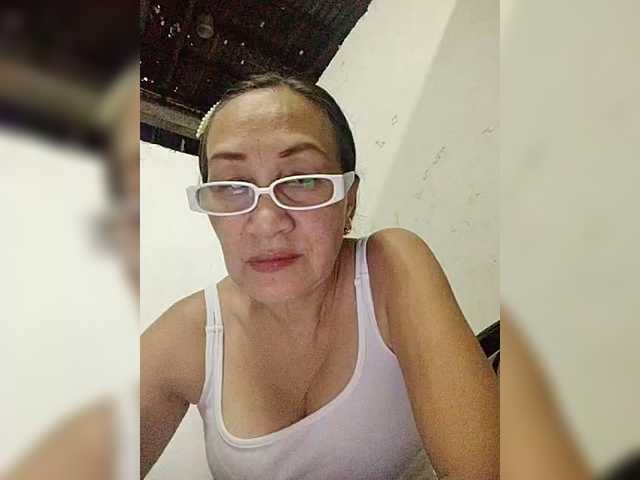 cherrywhite03 webcam bongacams model stream image