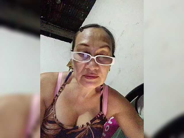 cherrywhite03's BongaCams show and profile