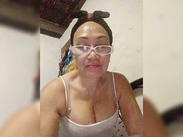 cherrywhite03's BongaCams show and profile