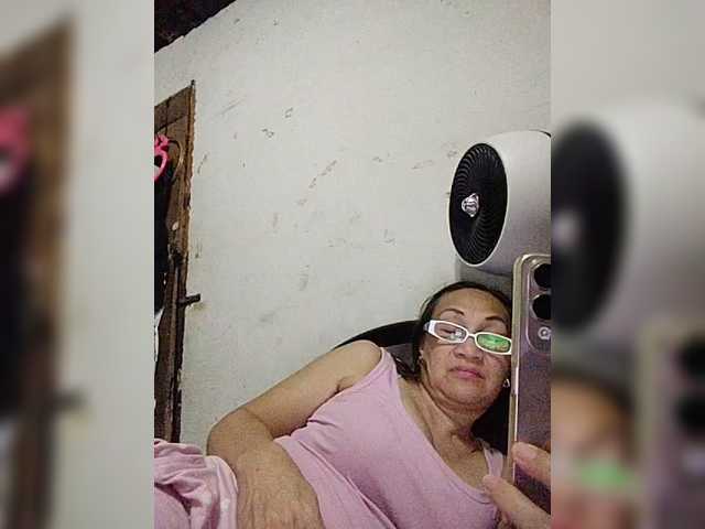 cherrywhite03's BongaCams show and profile