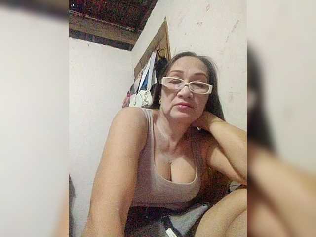 cherrywhite03's BongaCams show and profile