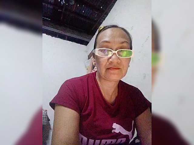 cherrywhite03's BongaCams show and profile