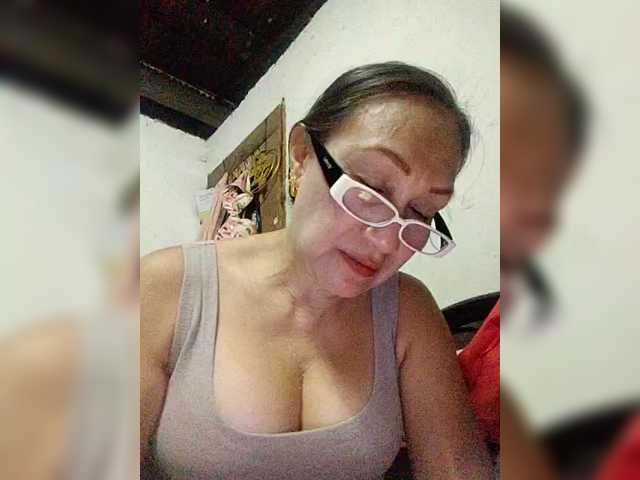 cherrywhite03's BongaCams show and profile