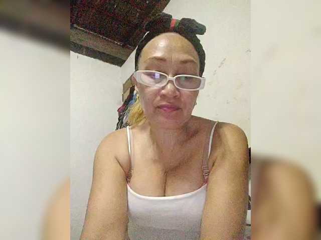 cherrywhite03's BongaCams show and profile