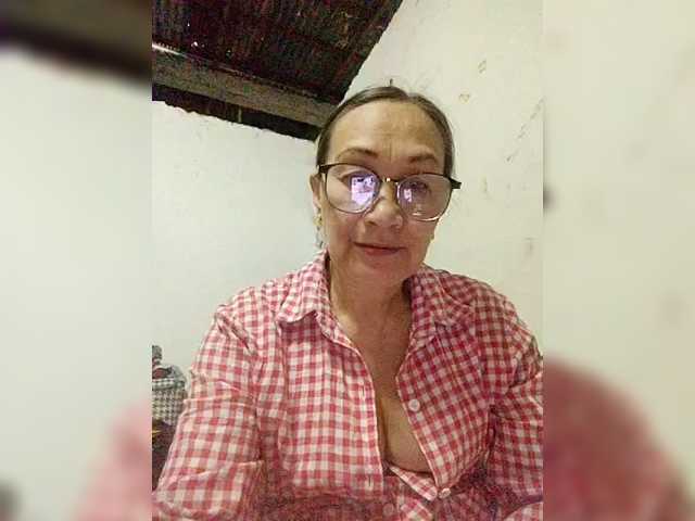 cherrywhite03's BongaCams show and profile