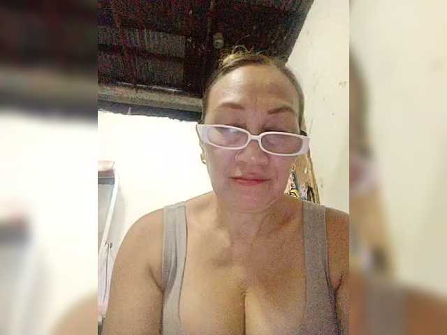 cherrywhite03's BongaCams show and profile