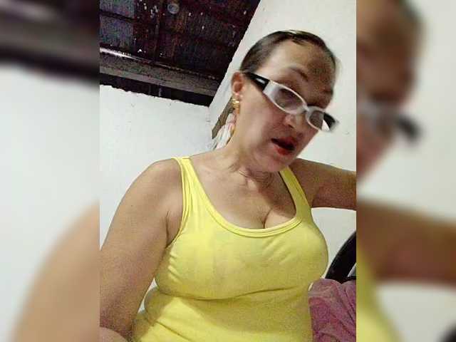 cherrywhite03's BongaCams show and profile