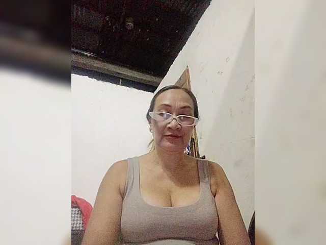 cherrywhite03's BongaCams show and profile