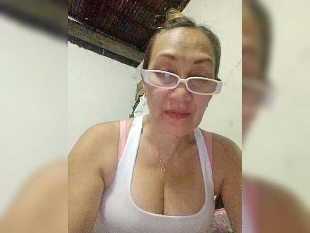 cherrywhite03's BongaCams show and profile