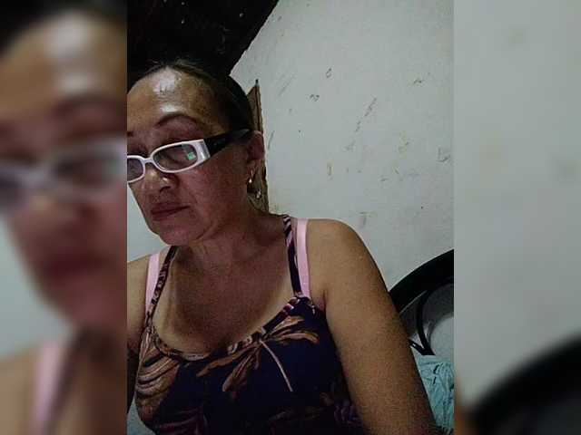 cherrywhite03's BongaCams show and profile