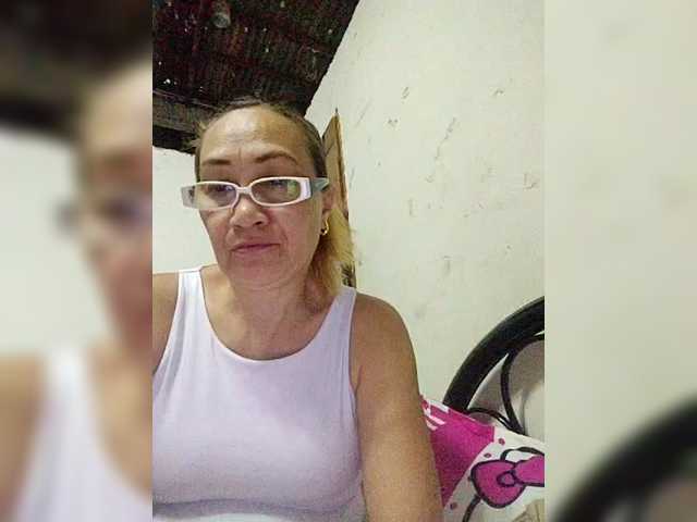 cherrywhite03's BongaCams show and profile