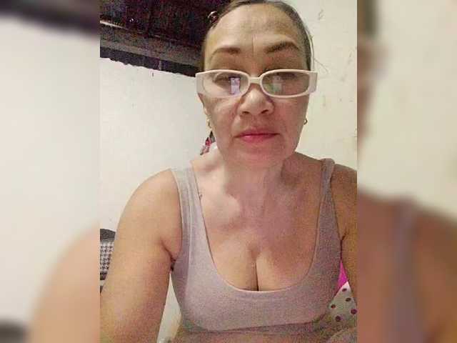 cherrywhite03's BongaCams show and profile